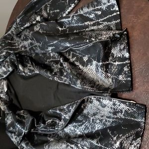 Beautiful women's zip up jacket snake design size 14